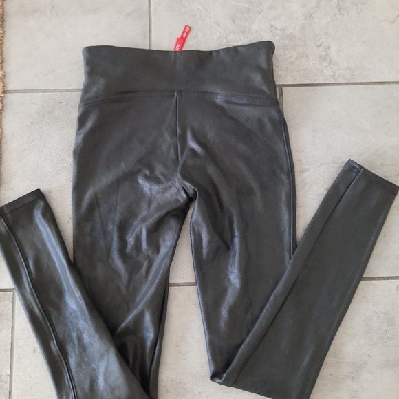SPANX Faux Leather Leggings size s‎ /sh/p - Picture 4 of 8